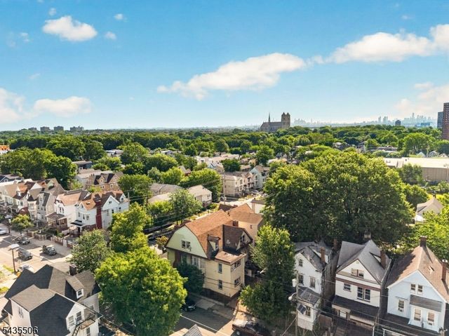 366 7th Ave W, Newark City, NJ 07107