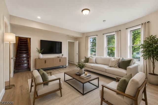 366 7th Ave W, Newark City, NJ 07107