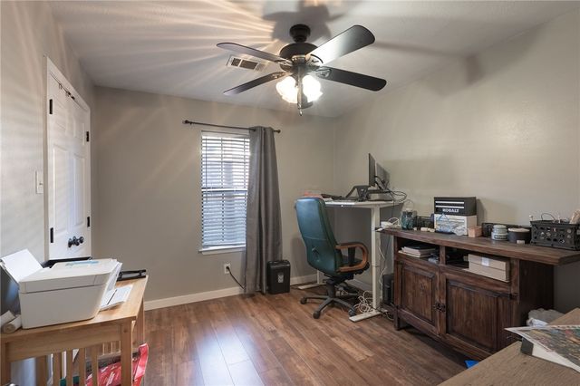 106 North Hills Circle, Franklin, TX 77856