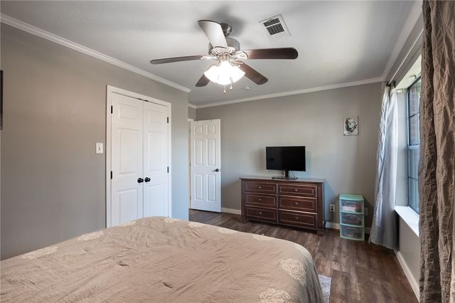 106 North Hills Circle, Franklin, TX 77856