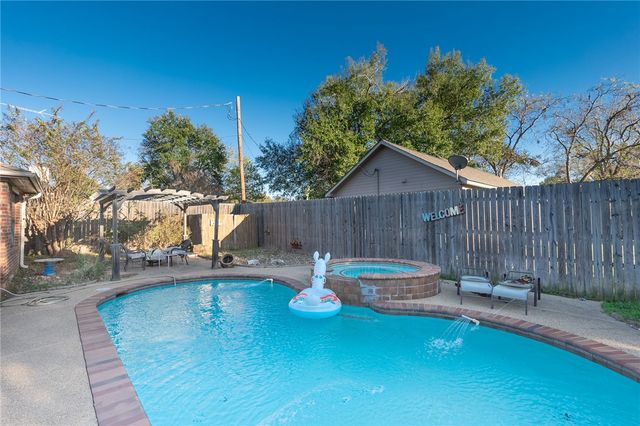 106 North Hills Circle, Franklin, TX 77856