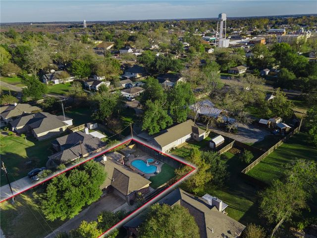 106 North Hills Circle, Franklin, TX 77856