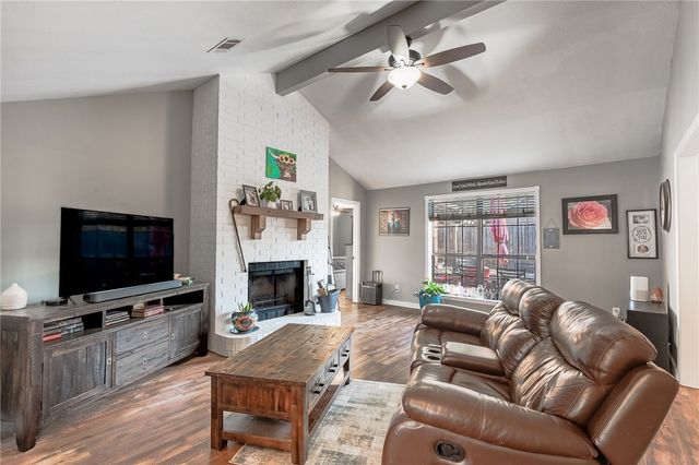 106 North Hills Circle, Franklin, TX 77856