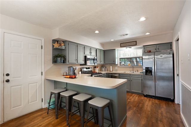 106 North Hills Circle, Franklin, TX 77856
