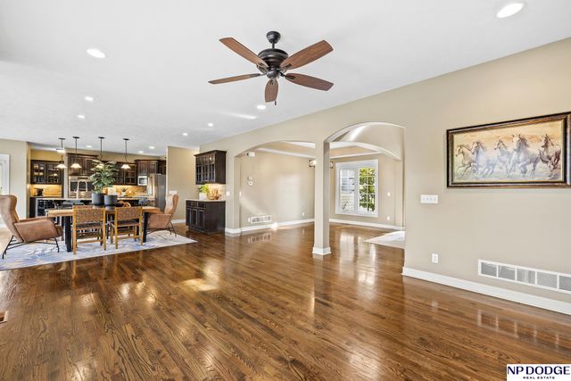 10122 S 124 Street, Papillion, NE 68046