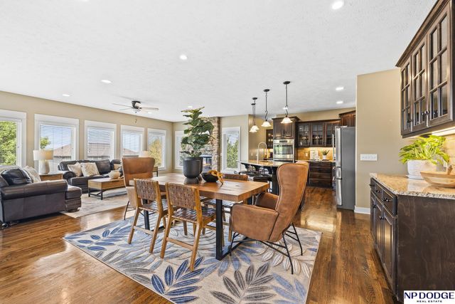 10122 S 124 Street, Papillion, NE 68046