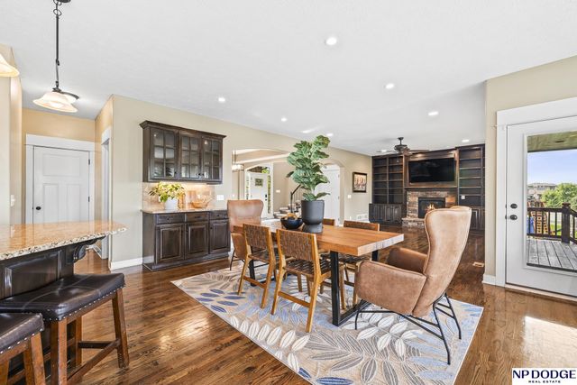 10122 S 124 Street, Papillion, NE 68046