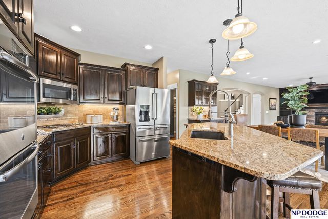 10122 S 124 Street, Papillion, NE 68046