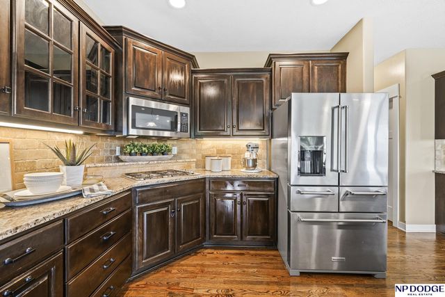10122 S 124 Street, Papillion, NE 68046