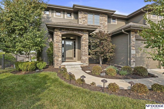 10122 S 124 Street, Papillion, NE 68046