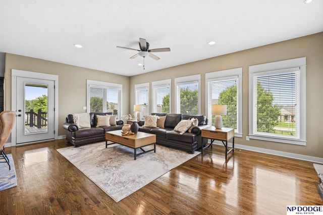 10122 S 124 Street, Papillion, NE 68046