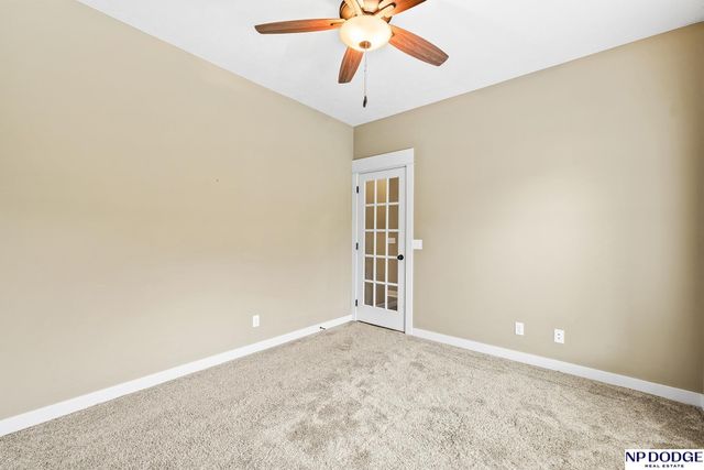 10122 S 124 Street, Papillion, NE 68046