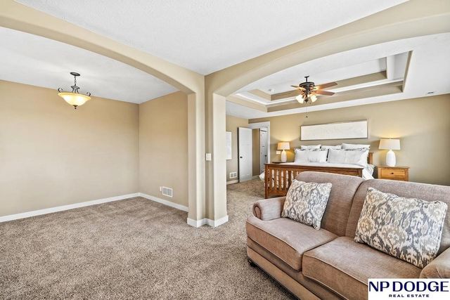 10122 S 124 Street, Papillion, NE 68046