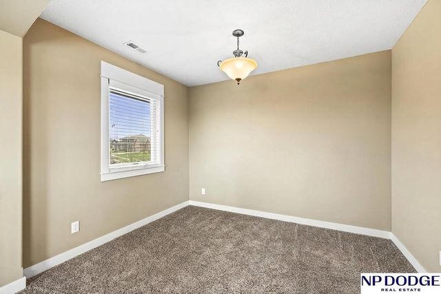 10122 S 124 Street, Papillion, NE 68046