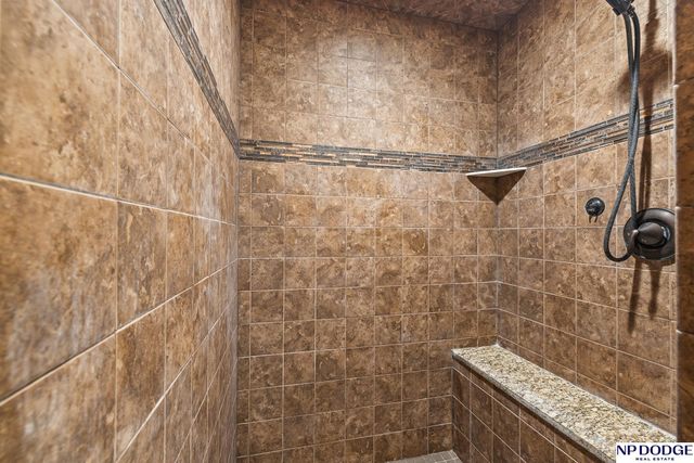 10122 S 124 Street, Papillion, NE 68046