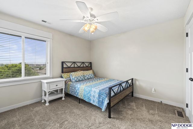 10122 S 124 Street, Papillion, NE 68046