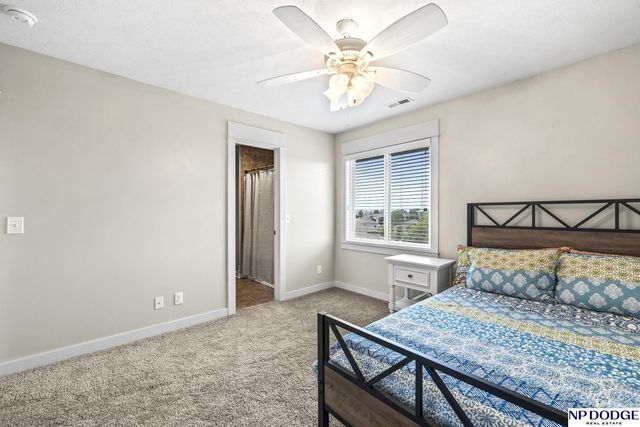 10122 S 124 Street, Papillion, NE 68046