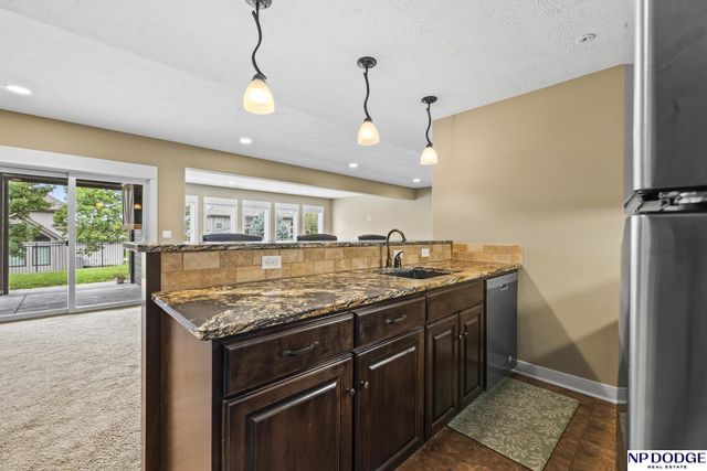 10122 S 124 Street, Papillion, NE 68046