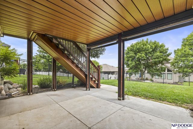 10122 S 124 Street, Papillion, NE 68046