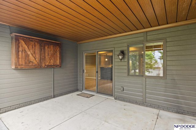 10122 S 124 Street, Papillion, NE 68046