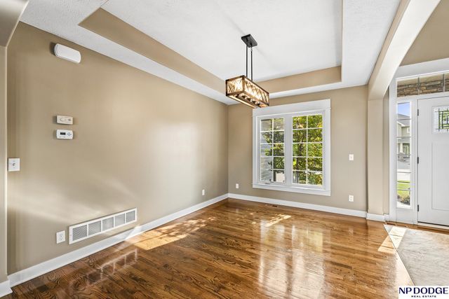 10122 S 124 Street, Papillion, NE 68046