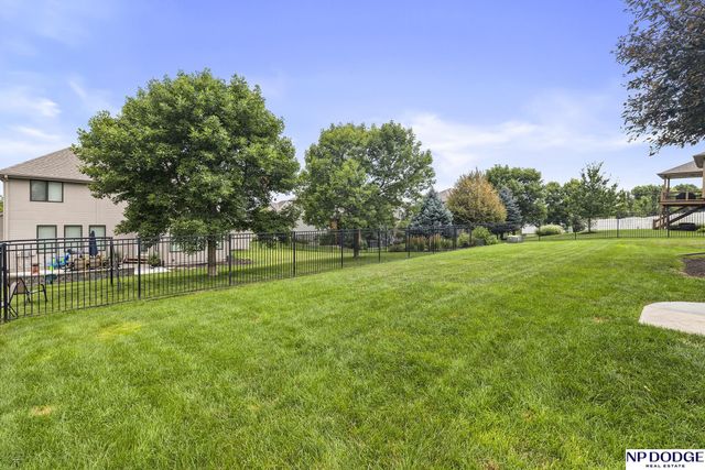 10122 S 124 Street, Papillion, NE 68046