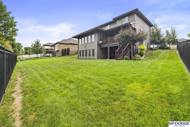 10122 S 124 Street, Papillion, NE 68046