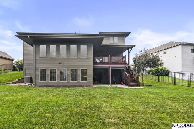 10122 S 124 Street, Papillion, NE 68046