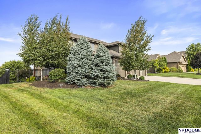 10122 S 124 Street, Papillion, NE 68046