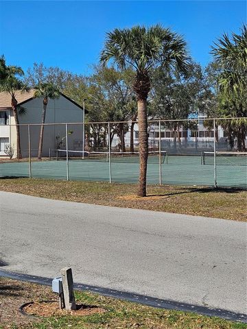 2744 HIDDEN LAKE BOULEVARD C, Sarasota, FL 34237