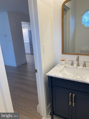 7 CENTER DR, Camp Hill, PA 17011