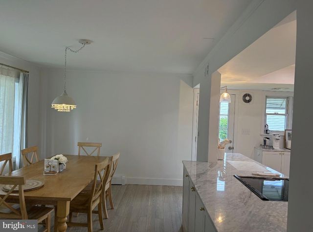 7 CENTER DR, Camp Hill, PA 17011