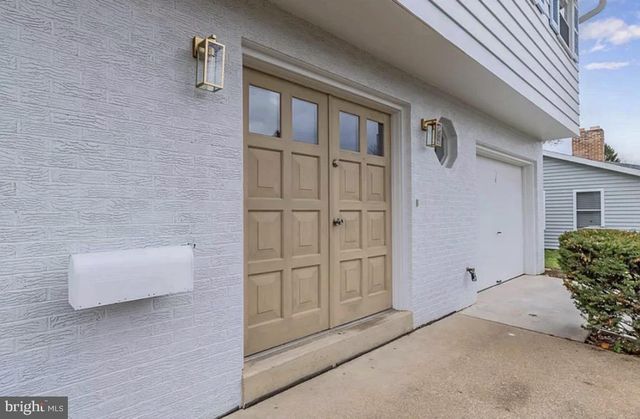 7 CENTER DR, Camp Hill, PA 17011