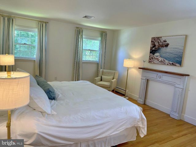 7 CENTER DR, Camp Hill, PA 17011