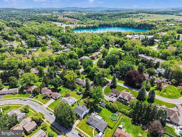 7 CENTER DR, Camp Hill, PA 17011