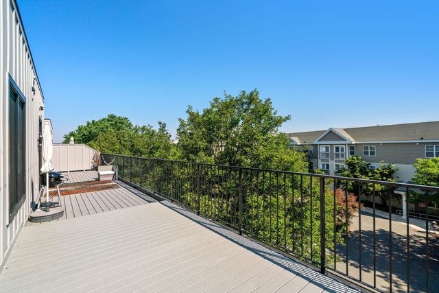 29 Woodbine Street 302, Somerville, MA 02143