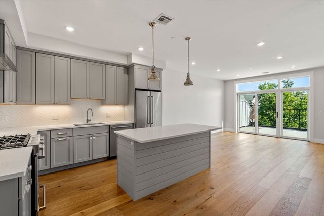 29 Woodbine Street 302, Somerville, MA 02143