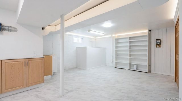 21 Linden Boulevard, Hicksville, NY 11801