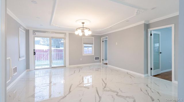 21 Linden Boulevard, Hicksville, NY 11801