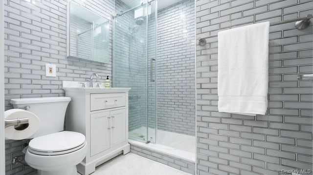 21 Linden Boulevard, Hicksville, NY 11801