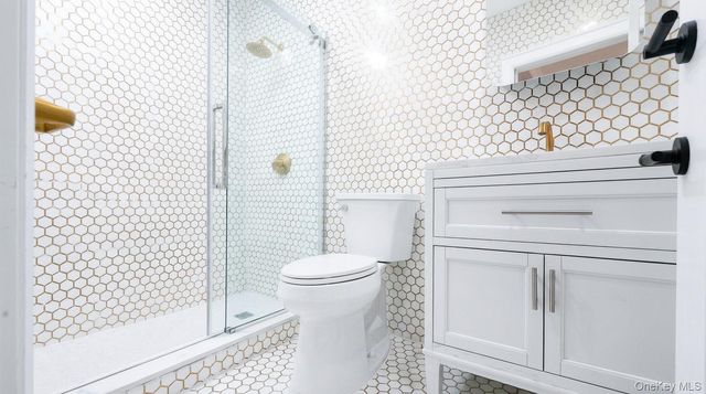 21 Linden Boulevard, Hicksville, NY 11801