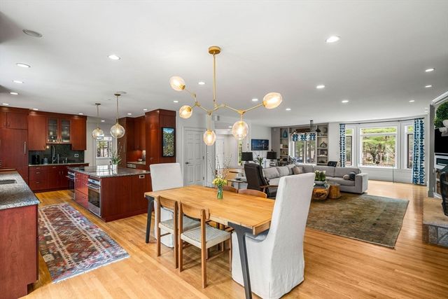 48 Candlewood Dr, Topsfield, MA 01983