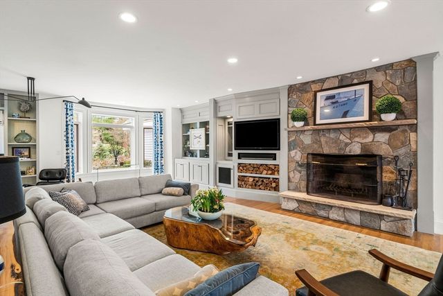 48 Candlewood Dr, Topsfield, MA 01983