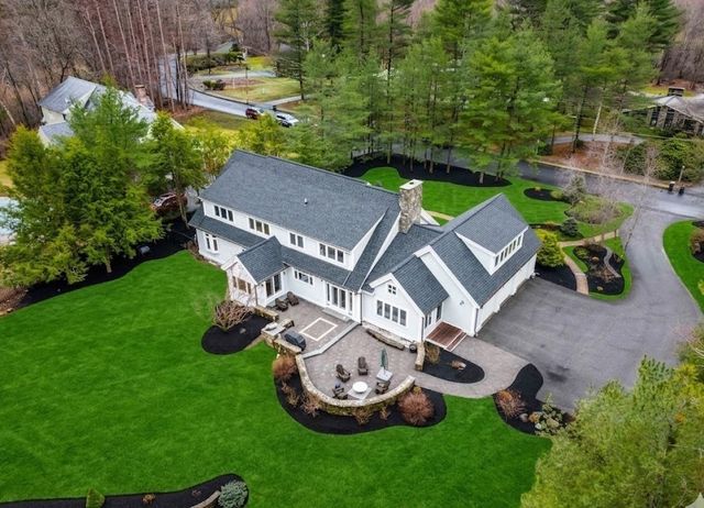 48 Candlewood Dr, Topsfield, MA 01983