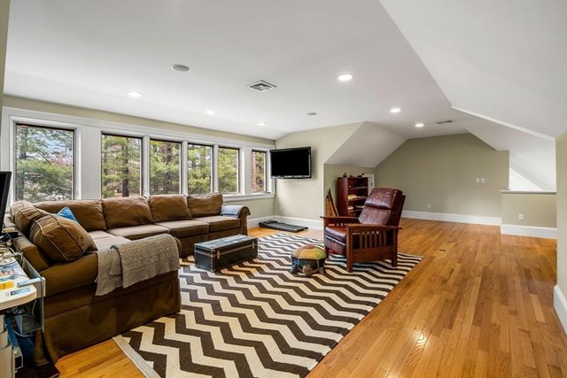 48 Candlewood Dr, Topsfield, MA 01983