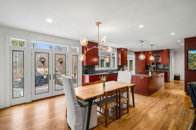 48 Candlewood Dr, Topsfield, MA 01983