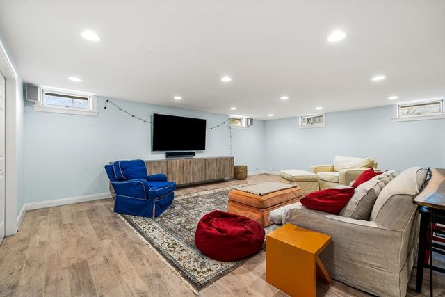 48 Candlewood Dr, Topsfield, MA 01983