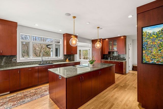 48 Candlewood Dr, Topsfield, MA 01983