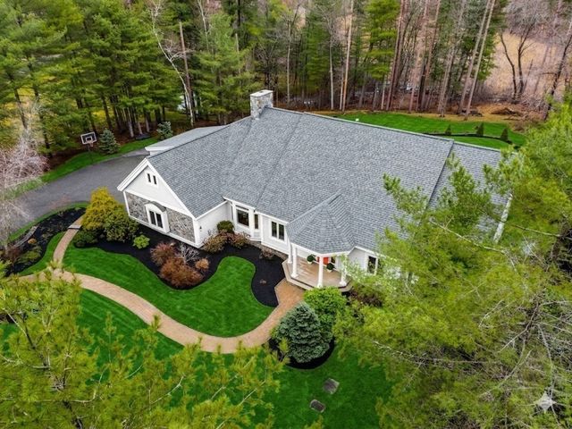 48 Candlewood Dr, Topsfield, MA 01983