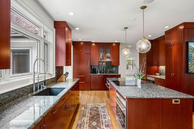 48 Candlewood Dr, Topsfield, MA 01983